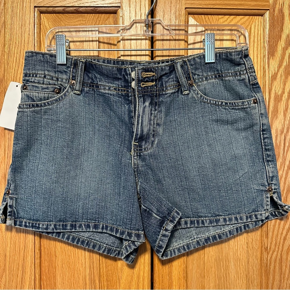 NWT Old Navy brand blue jeans denim shorts low waist 100% cotton size 4